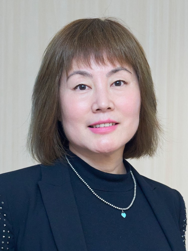 Ms Vivienne Chiu