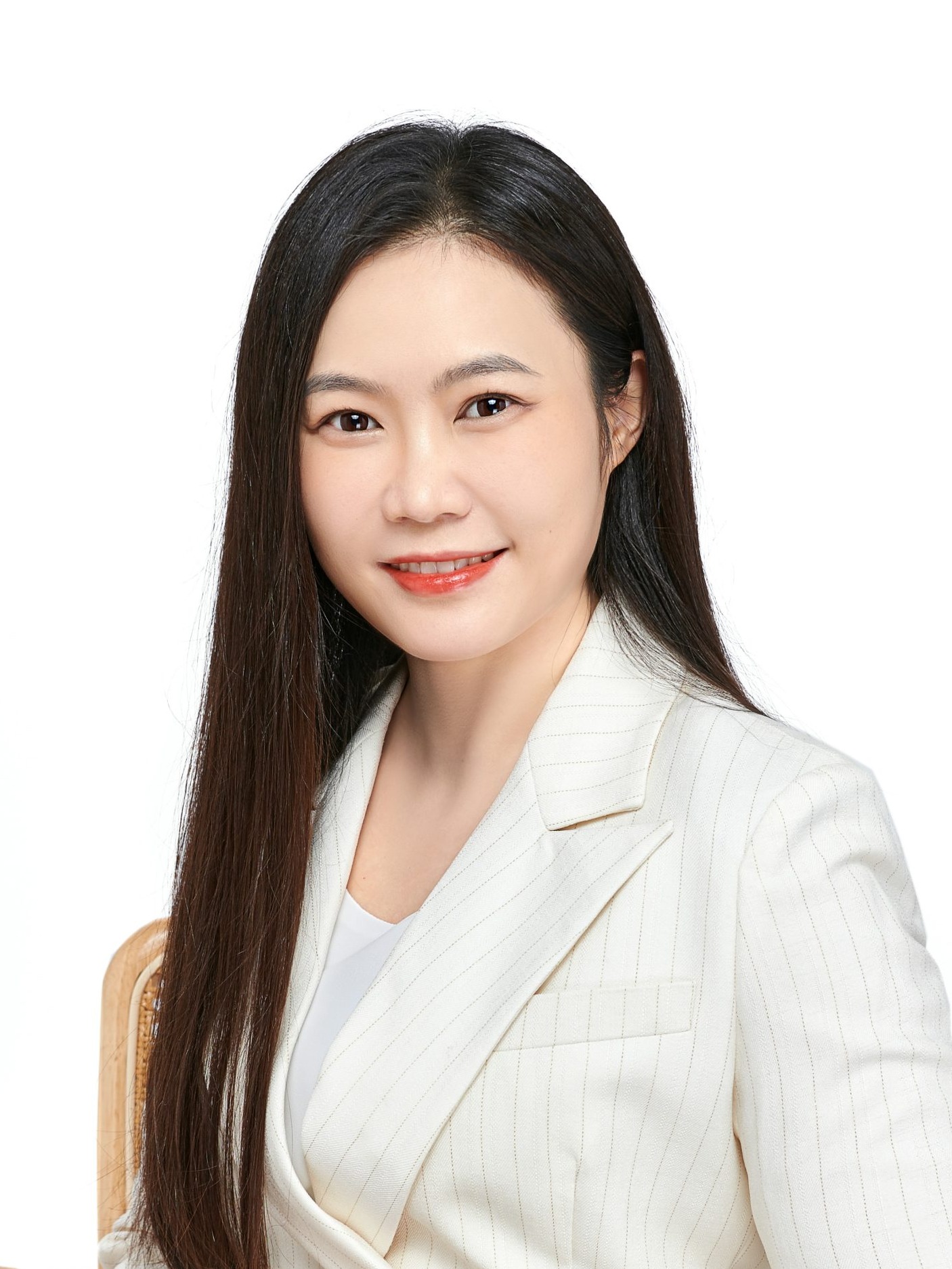Ms Lesley Gong